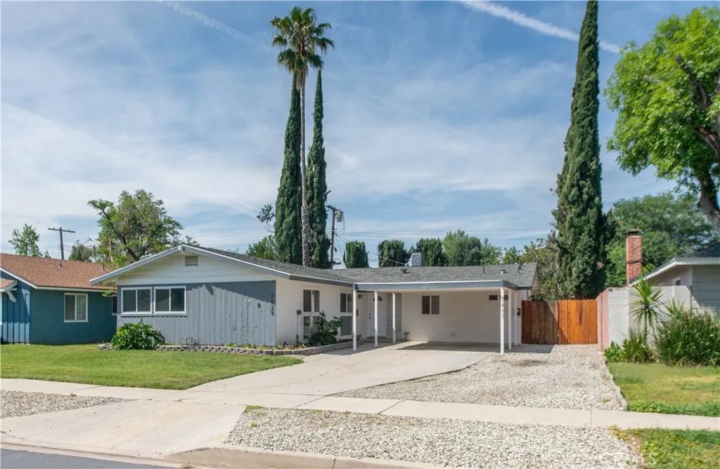 7429 Kentland, West Hills, CA 91307