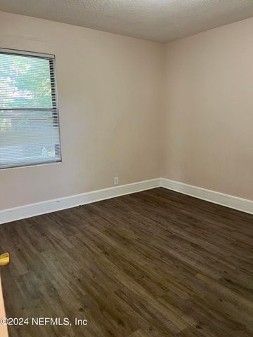 5105 HOLLYCREST Drive, Jacksonville, FL 32205