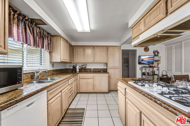 664 E Elsmere Drive, Carson, CA 90746