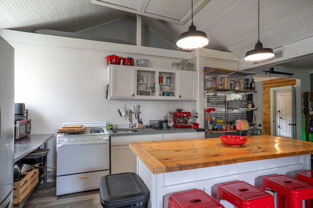 106 W FOREST AVE, Columbia, MO 65203