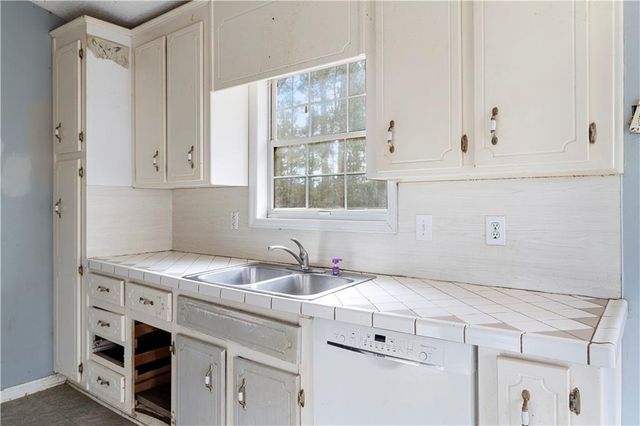 12 Creek Bend SW Court, Cartersville, GA 30120