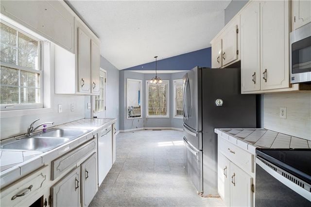 12 Creek Bend SW Court, Cartersville, GA 30120