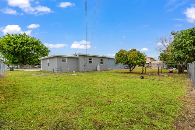 217 NW 14th Street, Belle Glade, FL 33430