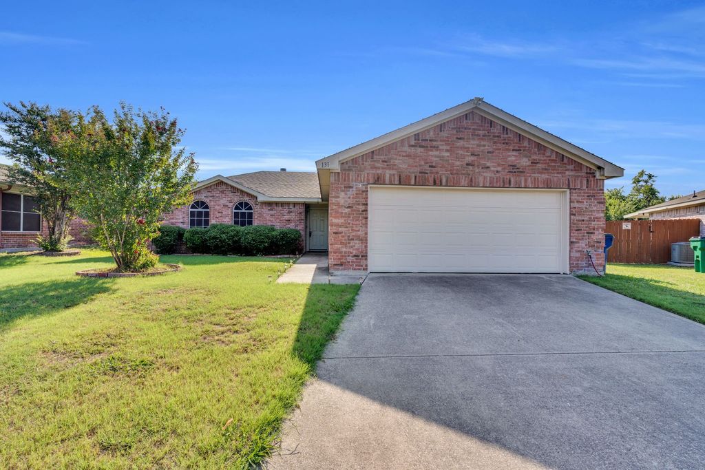 131 Logan Lane, Waxahachie, TX 75165
