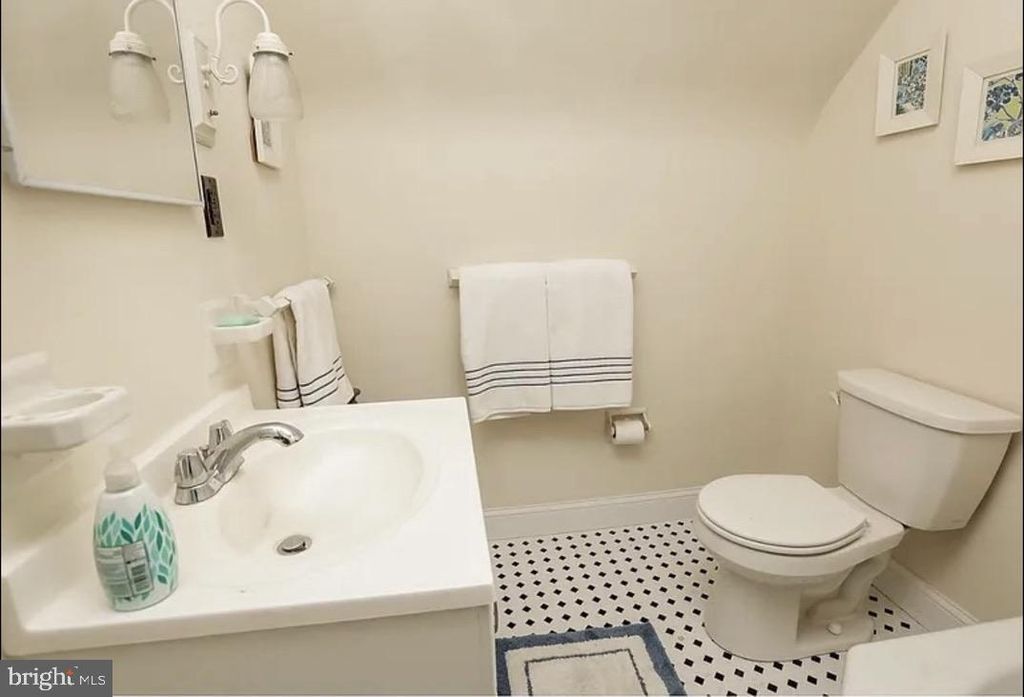 1511 BETHLEHEM PIKE, Flourtown, PA 19031