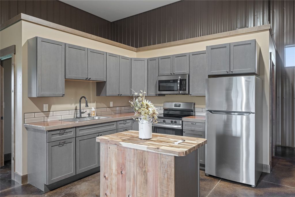 219 Ayers Street, Anaconda, MT 59711 photo 4