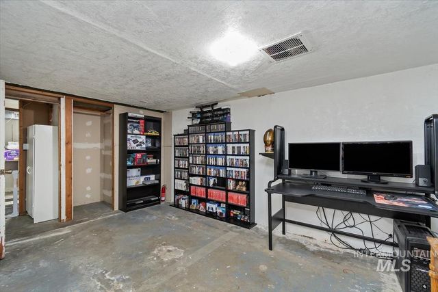 1402 Idaho Ave, Caldwell, ID 83605