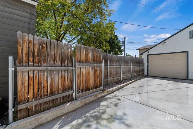 1402 Idaho Ave, Caldwell, ID 83605