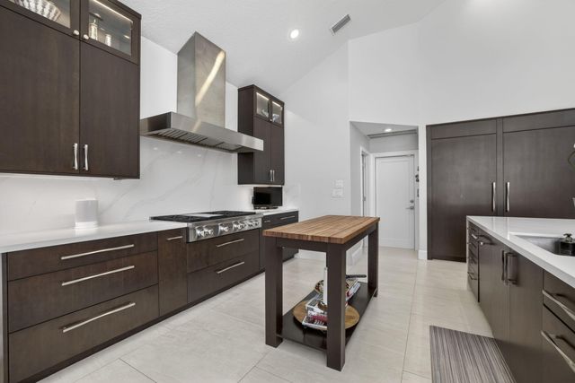 2920 NE 47th Street, Lighthouse Point, FL 33064