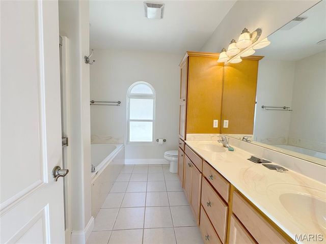 307 Ledgestone Estates Lane, Sunrise Beach, MO 65079