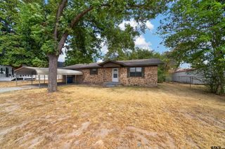 209 W South Street, Lindale, TX 75771