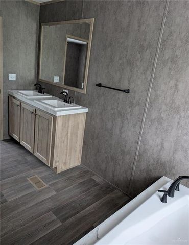 905 W Doffing Road, San Juan, TX 78589