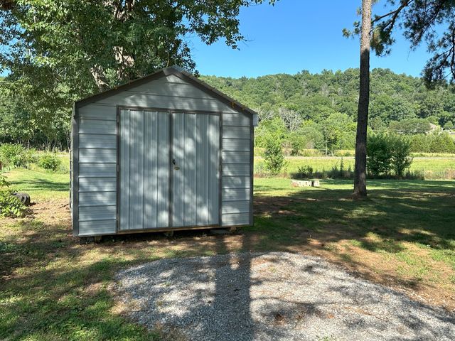 352 Janice Dr, Sparta, TN 38583