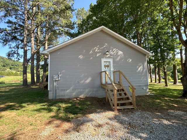 352 Janice Dr, Sparta, TN 38583