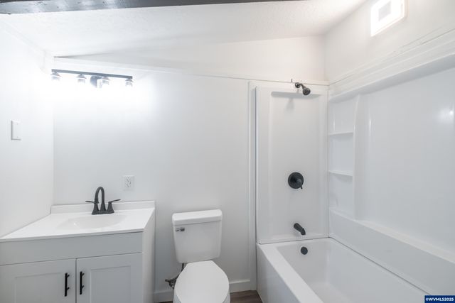 3698 Short St SE, Salem, OR 97302