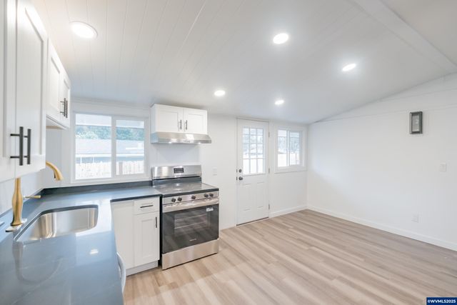 3698 Short St SE, Salem, OR 97302