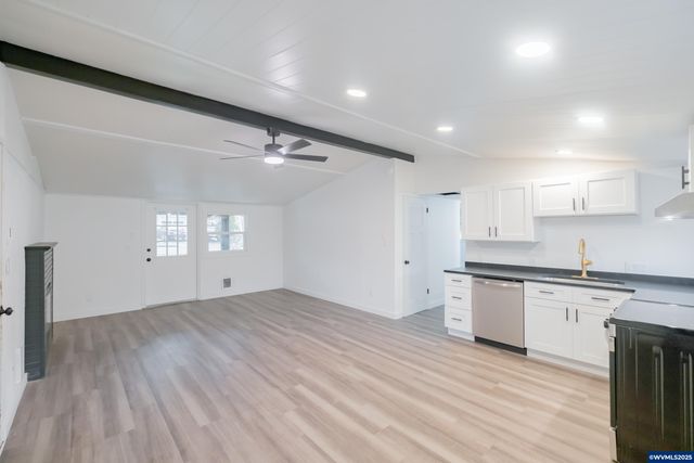 3698 Short St SE, Salem, OR 97302