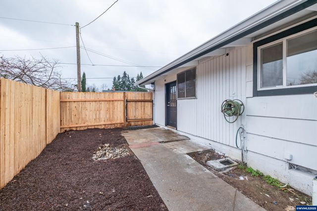 3698 Short St SE, Salem, OR 97302