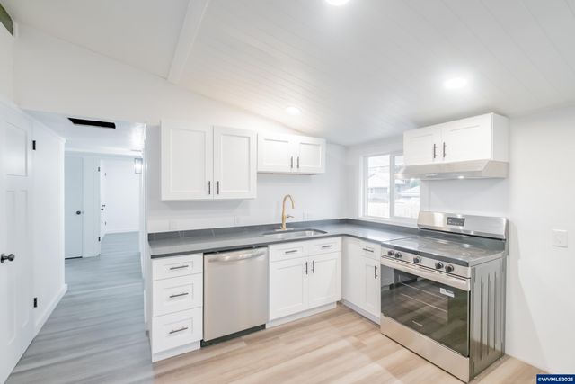 3698 Short St SE, Salem, OR 97302