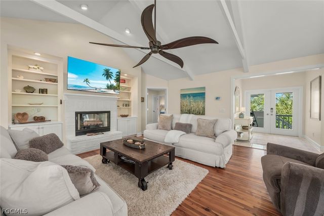 1089 Skiff PL, Sanibel, FL 33957