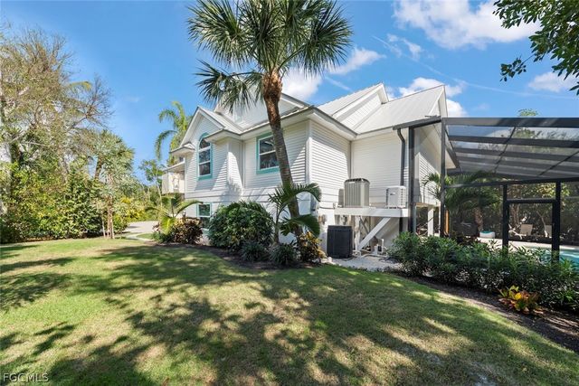 1089 Skiff PL, Sanibel, FL 33957