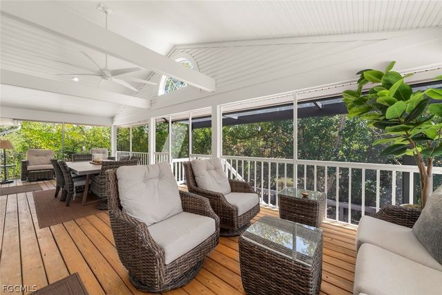 1089 Skiff PL, Sanibel, FL 33957