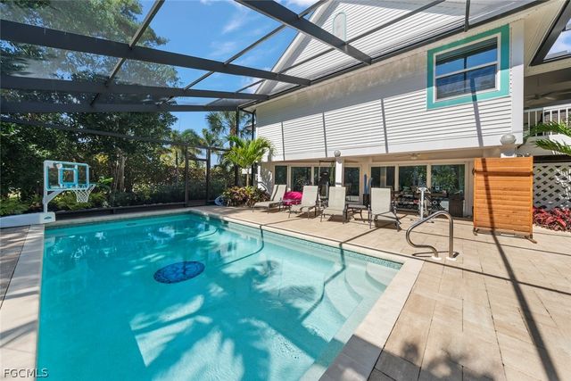 1089 Skiff PL, Sanibel, FL 33957