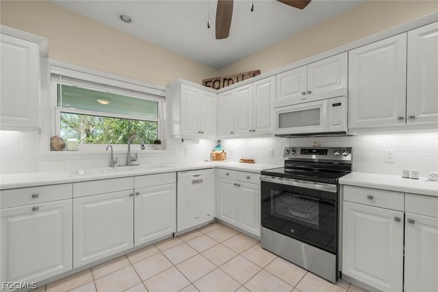 1089 Skiff PL, Sanibel, FL 33957