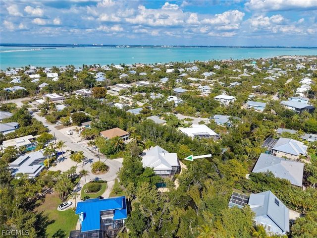 1089 Skiff PL, Sanibel, FL 33957