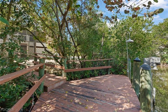 1089 Skiff PL, Sanibel, FL 33957