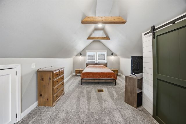 616 25th St NE, Cedar Rapids, IA 52402