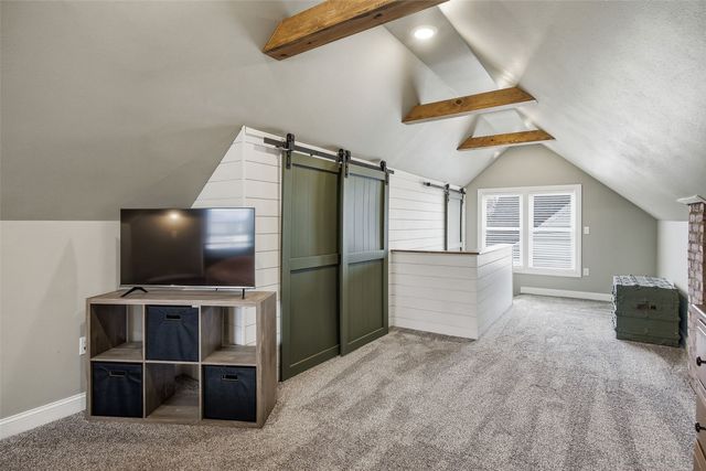 616 25th St NE, Cedar Rapids, IA 52402