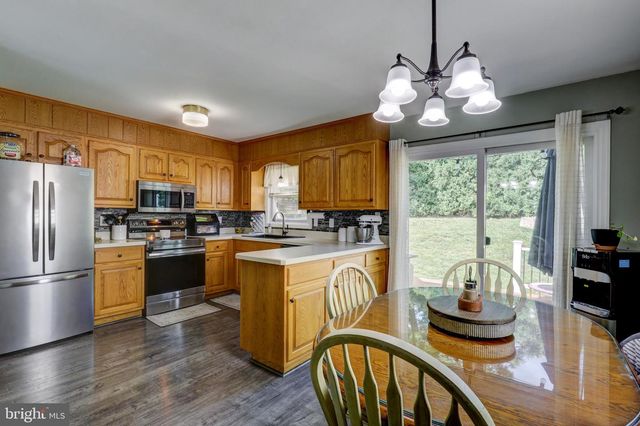 94 MARION TER, Ephrata, PA 17522