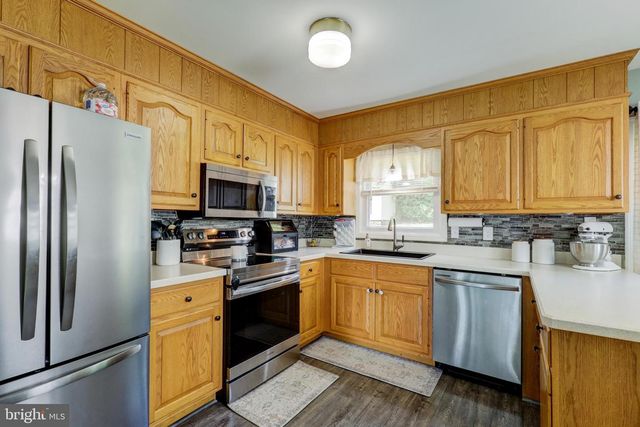 94 MARION TER, Ephrata, PA 17522
