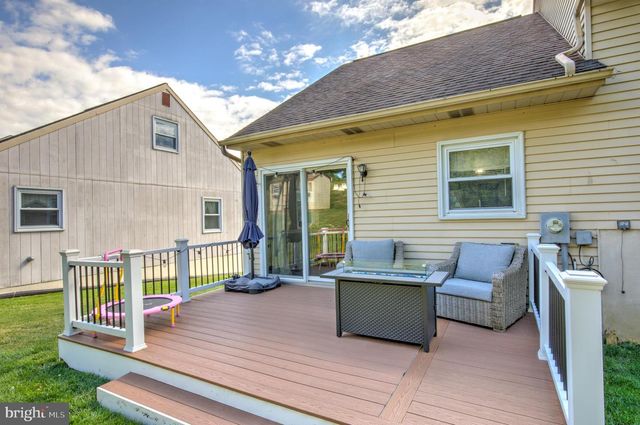 94 MARION TER, Ephrata, PA 17522