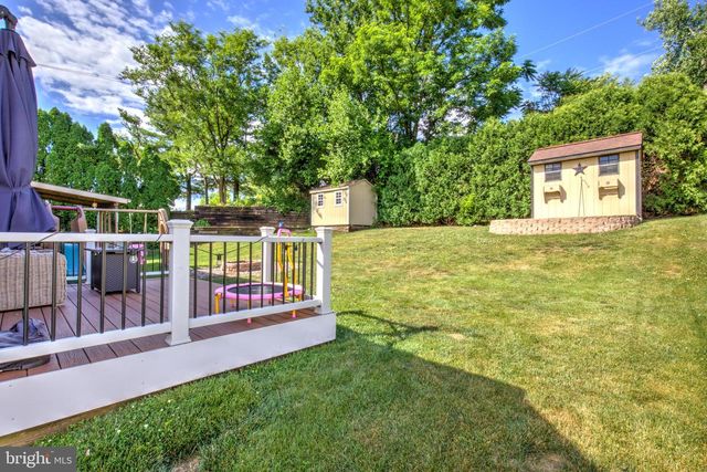 94 MARION TER, Ephrata, PA 17522