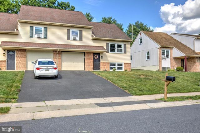 94 MARION TER, Ephrata, PA 17522