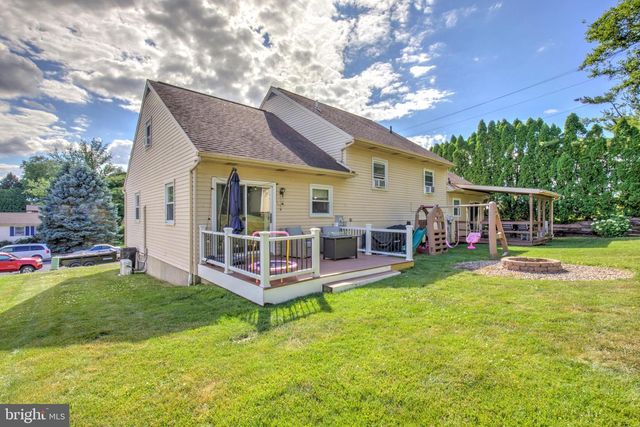 94 MARION TER, Ephrata, PA 17522