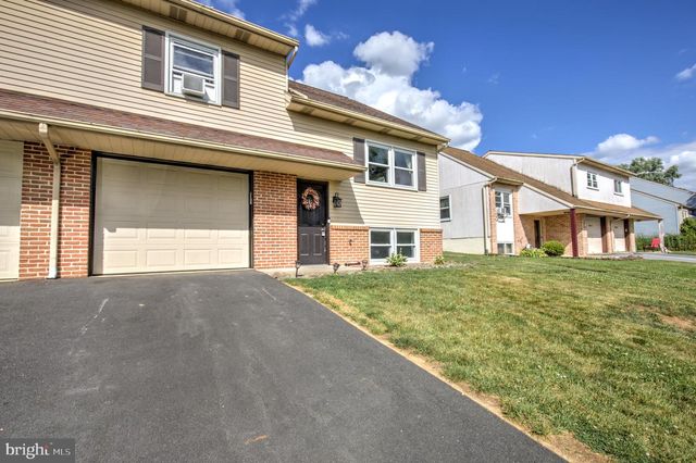 94 MARION TER, Ephrata, PA 17522
