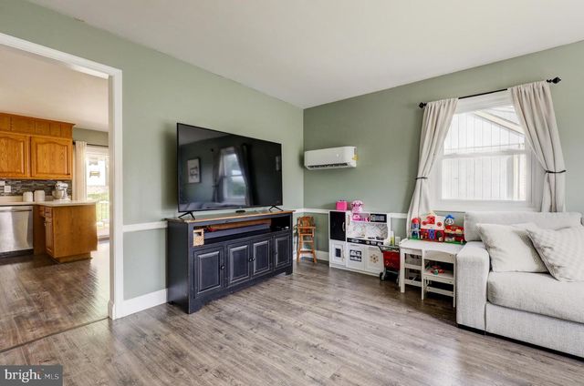 94 MARION TER, Ephrata, PA 17522