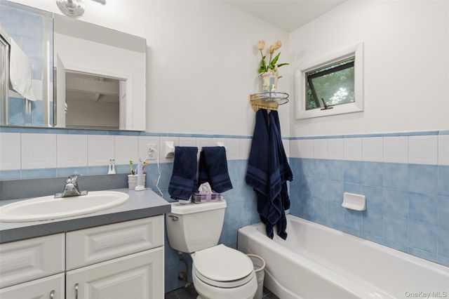 2 Ruth Court, Monsey, NY 10952