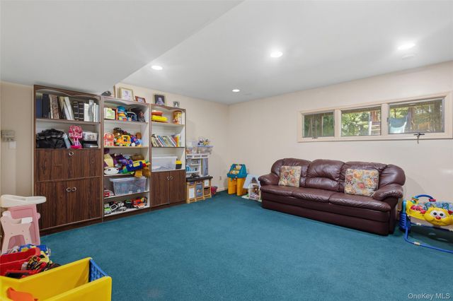 2 Ruth Court, Monsey, NY 10952