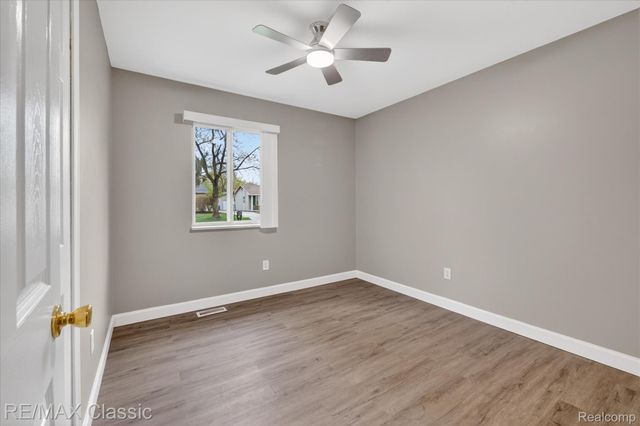 430 Sherwood Court, Holly Village, MI 48442
