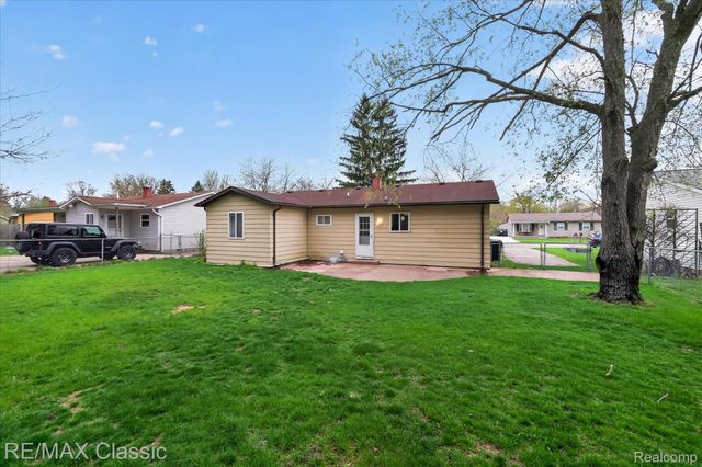 430 Sherwood Court, Holly Village, MI 48442