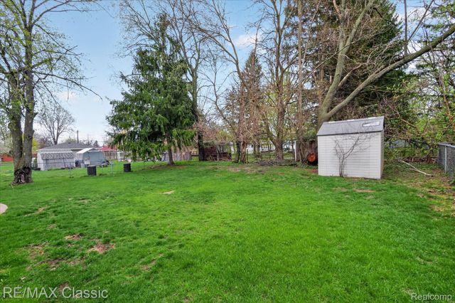 430 Sherwood Court, Holly Village, MI 48442
