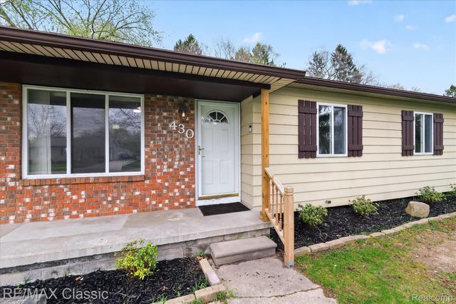 430 Sherwood Court, Holly Village, MI 48442