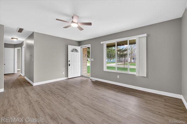 430 Sherwood Court, Holly Village, MI 48442