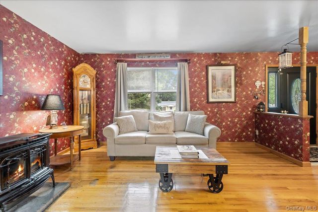 7 Laura Road, Monroe, NY 10950