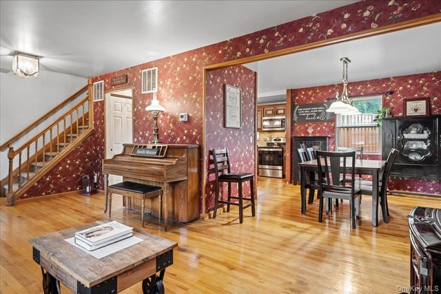 7 Laura Road, Monroe, NY 10950