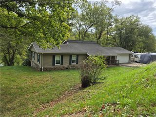 200 Strawberry Road, St Albans, WV 25177